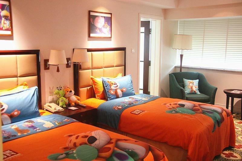 Ramada Plaza Optics Valley Hotel Ухань Экстерьер фото