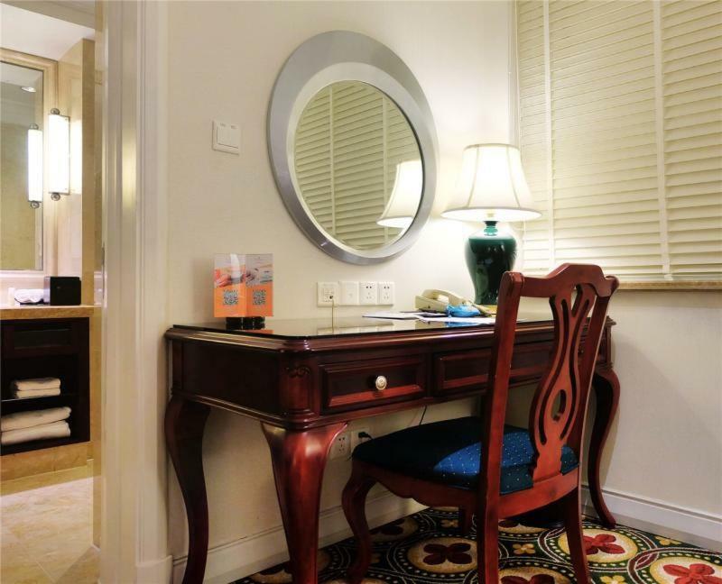 Ramada Plaza Optics Valley Hotel Ухань Экстерьер фото