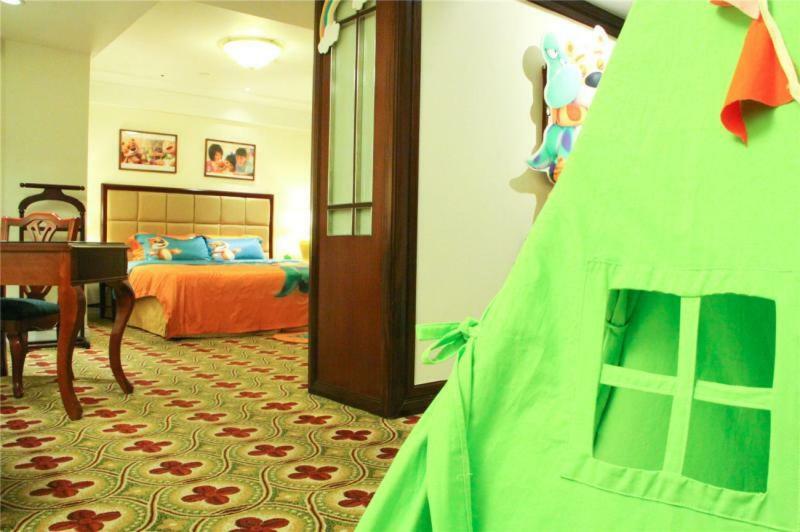 Ramada Plaza Optics Valley Hotel Ухань Экстерьер фото
